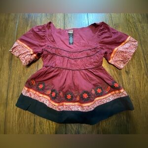 Lithe Floral Embroidered Maroon And Black Short Sleeve Blouse Size 0 B15